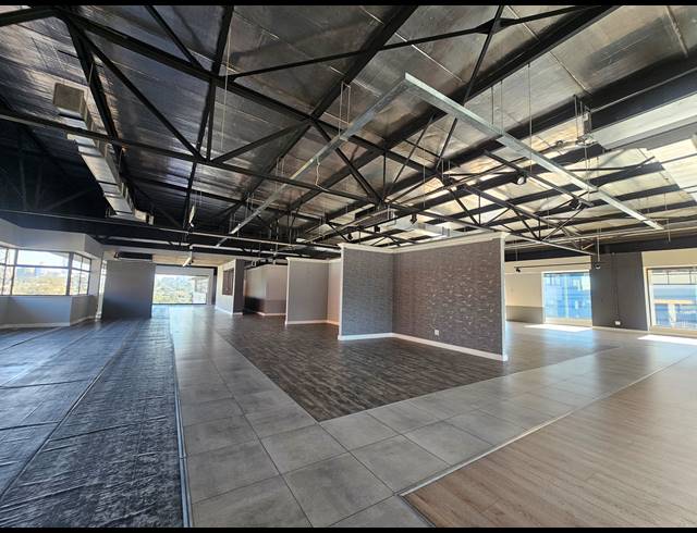 768M² SHOWROOM TO LET IN KRAMERVILLE